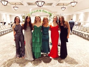 The Junior Class Council poses for a picture before the Grand March. Left to Right: Mairin OShaughnessy, Ava Kirr, Solveig Fellows, Meghan Gerend, Anna Farley, B Burke
